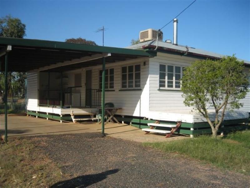 39 College Street, Wallumbilla QLD 4428