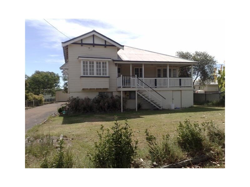 94 Northern Road, Roma QLD 4455