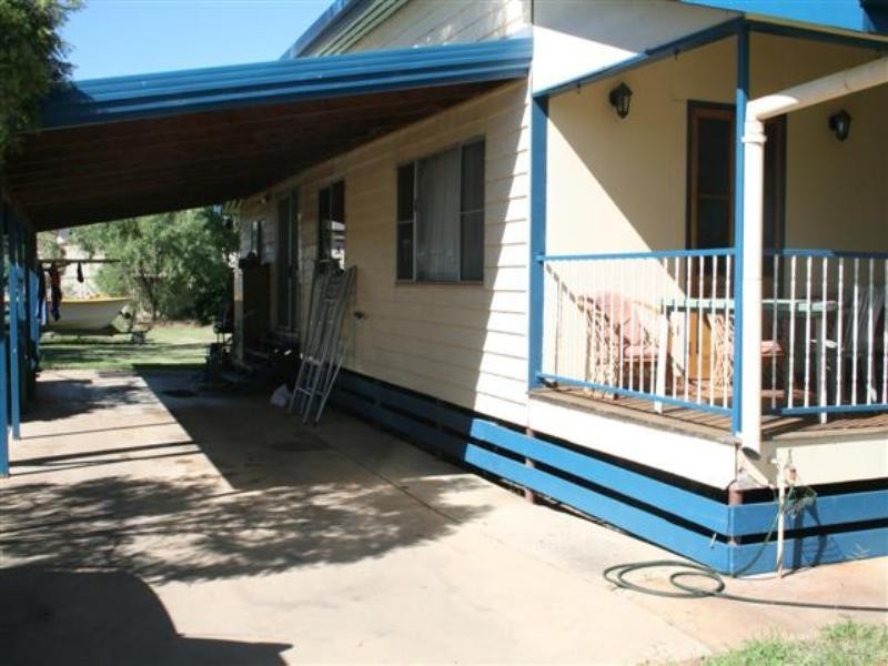 74 Raglan Street, Roma QLD 4455