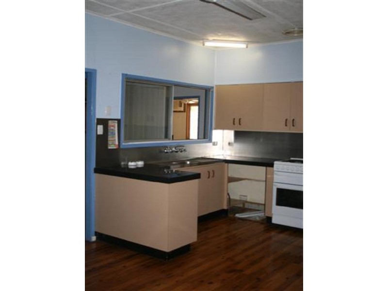 9 Crawford Street, Roma QLD 4455