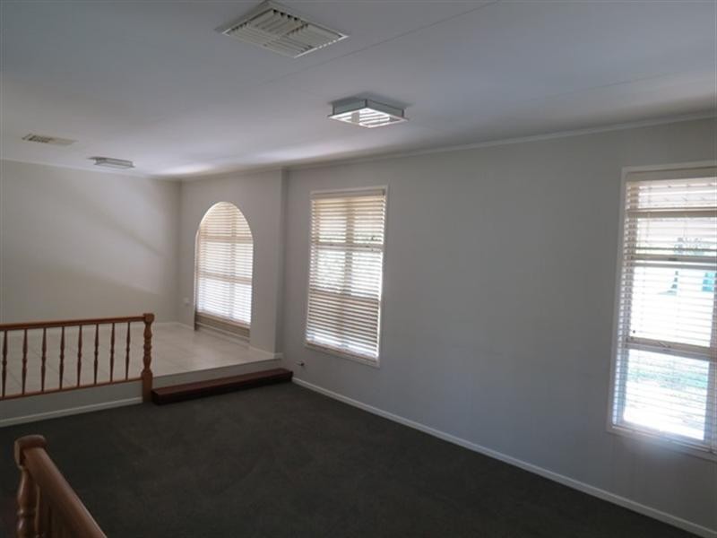 9 Borland Street, Roma QLD 4455