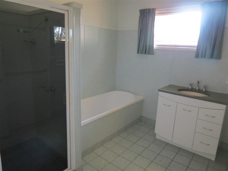 9 Borland Street, Roma QLD 4455