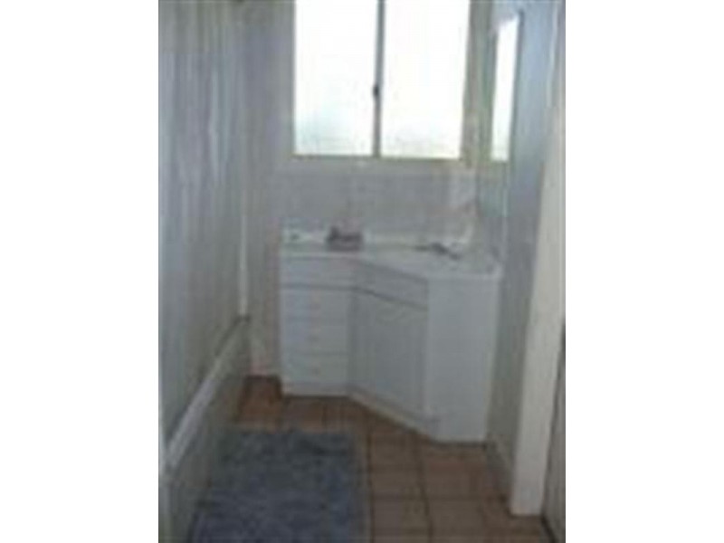 94 Robert Street, Surat QLD 4417