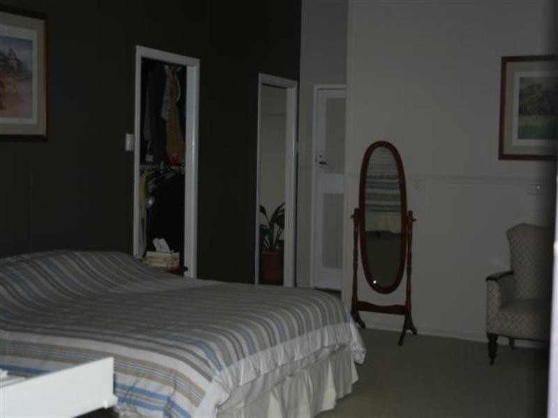 27 Lovell Street, Roma QLD 4455