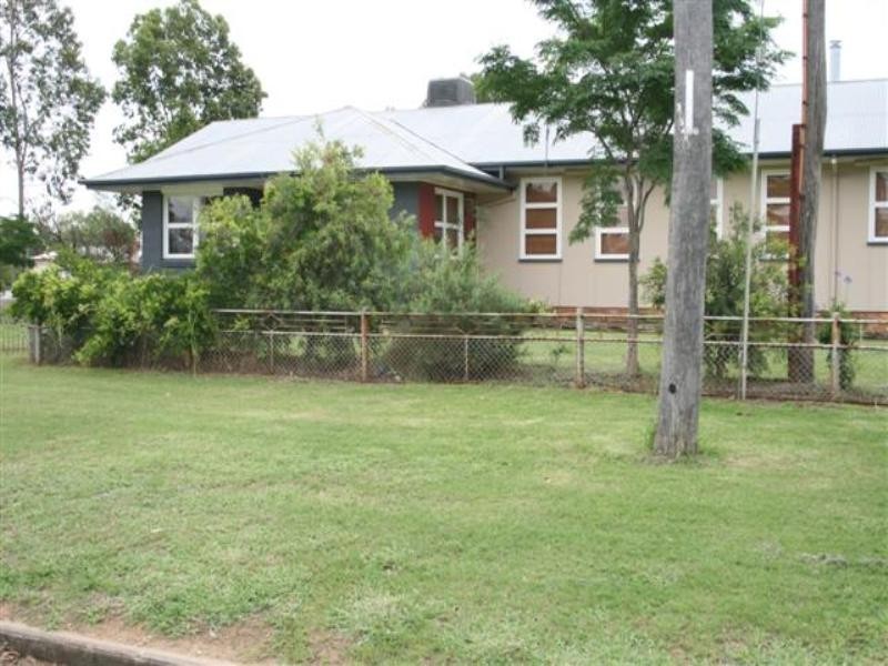 27 Lovell Street, Roma QLD 4455