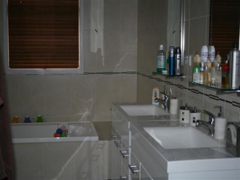 27 Lovell Street, Roma QLD 4455