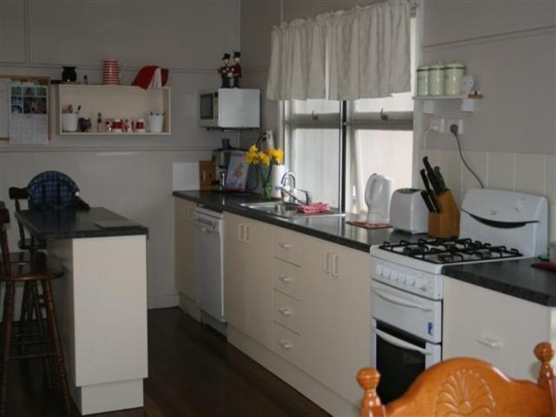 27 Lovell Street, Roma QLD 4455