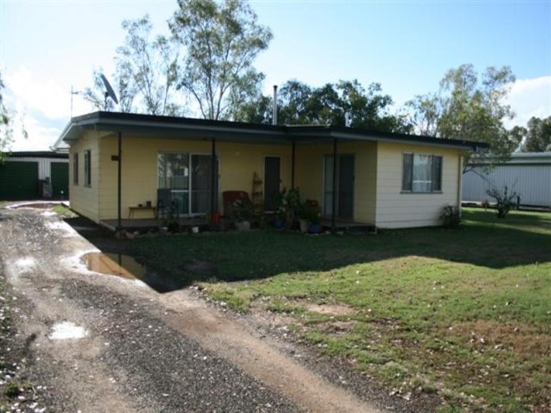 122 Northern Road, Roma QLD 4455