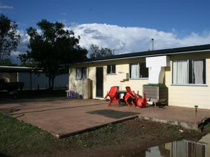 122 Northern Road, Roma QLD 4455