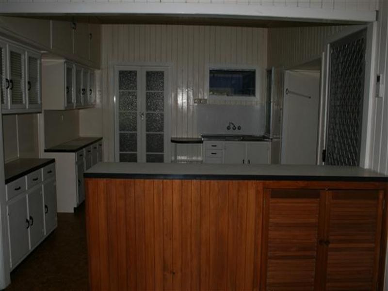 19 Crawford Street, Roma QLD 4455