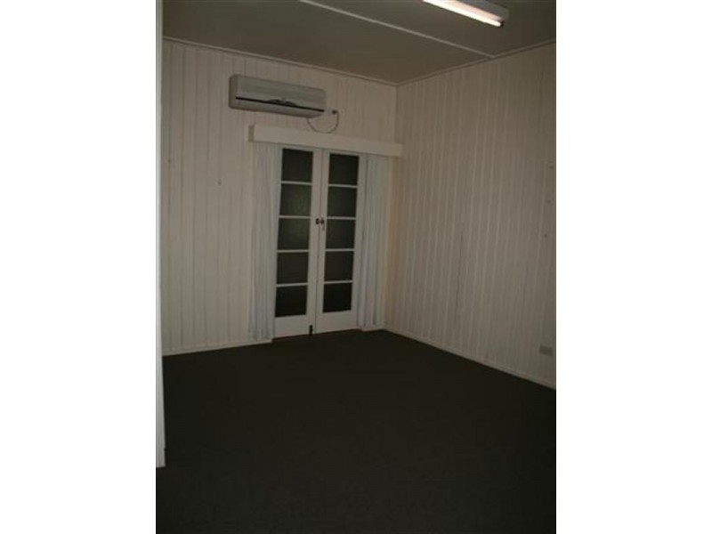 19 Crawford Street, Roma QLD 4455