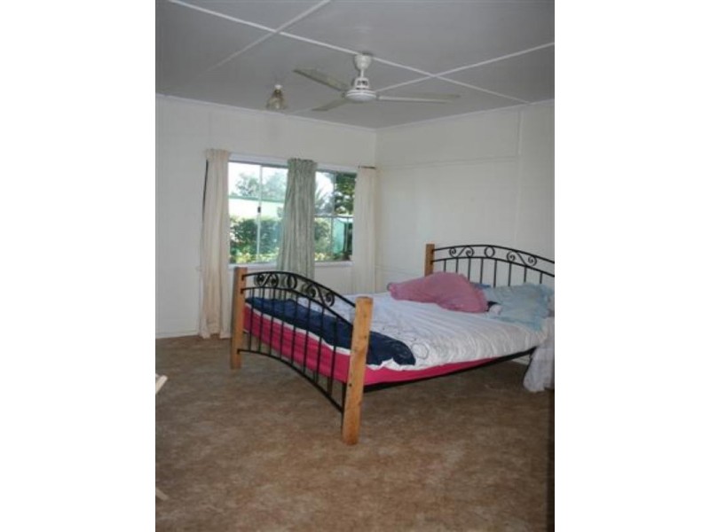 11 Hunter Street, Roma QLD 4455