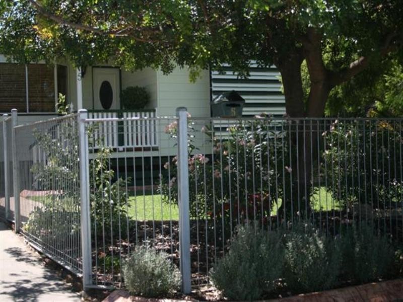 5 Rosedale Close, Roma QLD 4455