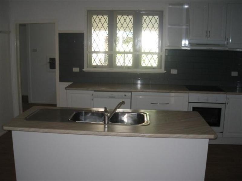 51 Miscamble Street, Roma QLD 4455