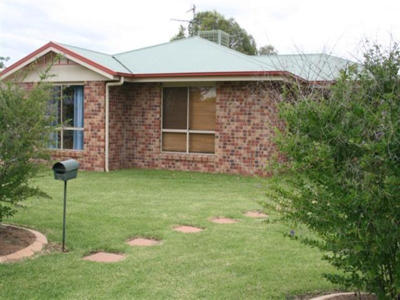 15 Madison Terrace, Roma QLD 4455