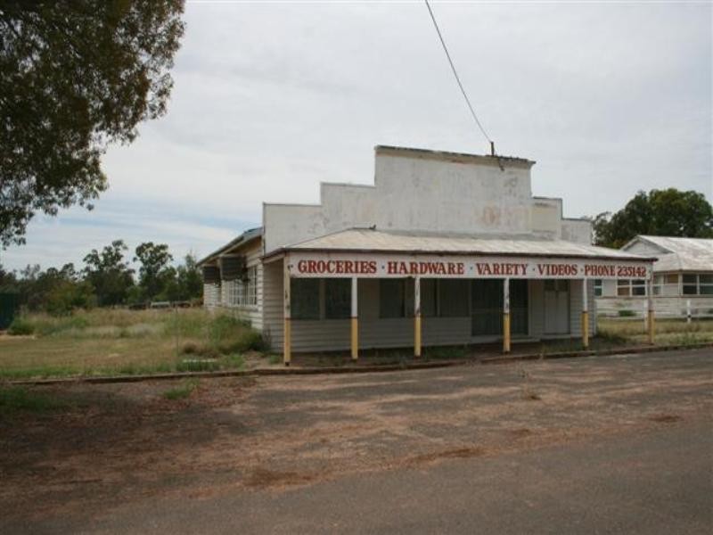 112 Creek Street, Yuleba QLD 4427