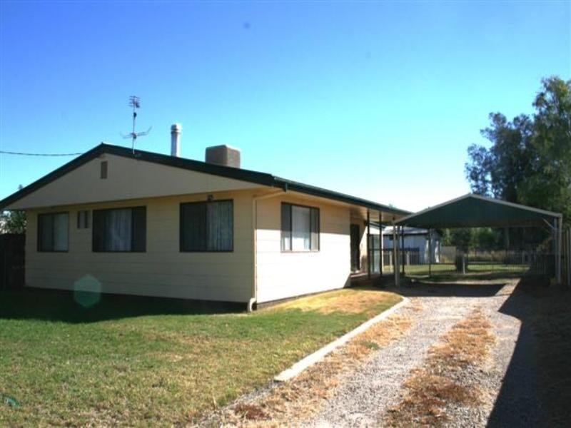 221 Edwardes Street, Roma QLD 4455