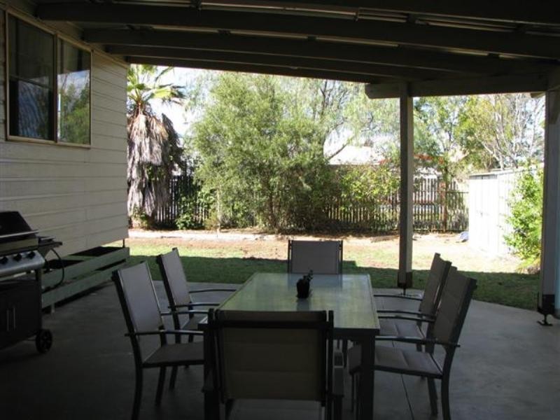 3 Alex Parade, Roma QLD 4455