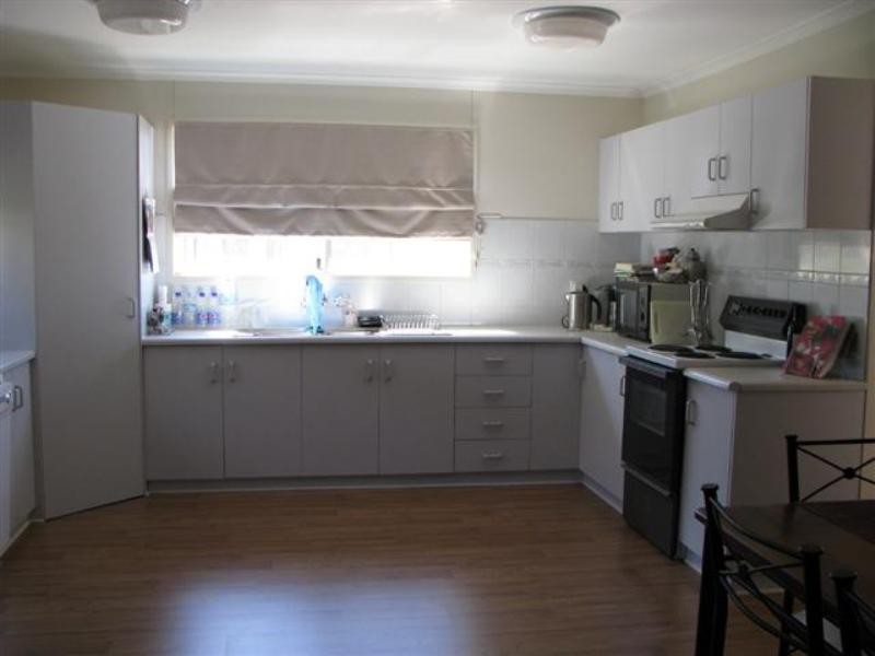 3 Alex Parade, Roma QLD 4455