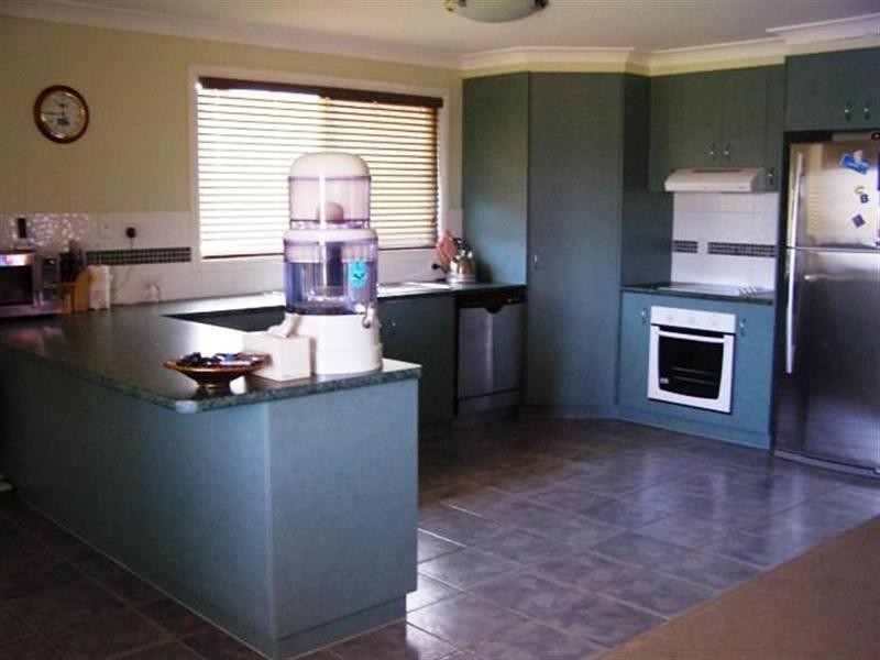 30 Alex Parade, Roma QLD 4455