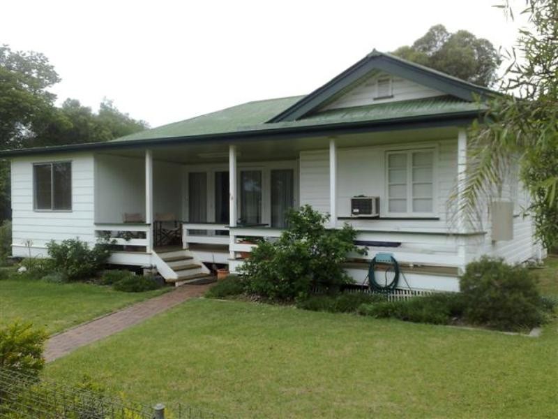 14 Russell Street, Roma QLD 4455