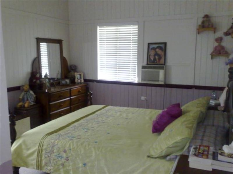 14 Russell Street, Roma QLD 4455