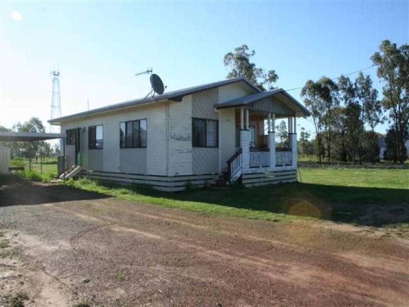 5 Flinders Street, Yuleba QLD 4427