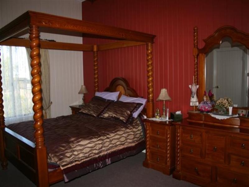 37 Spencer Street, Roma QLD 4455