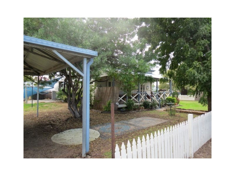 25 Station Street, Roma QLD 4455