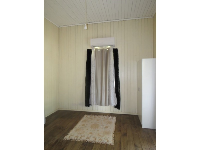 25 Station Street, Roma QLD 4455