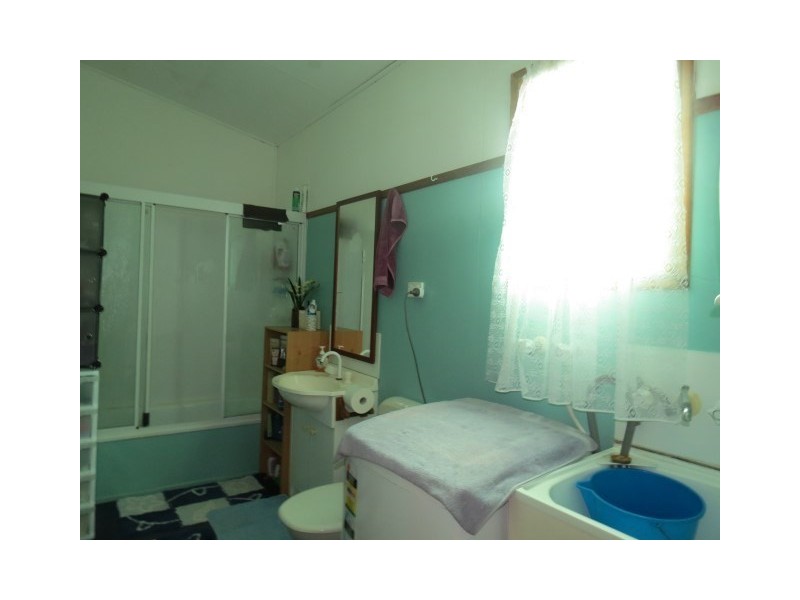 25 Station Street, Roma QLD 4455