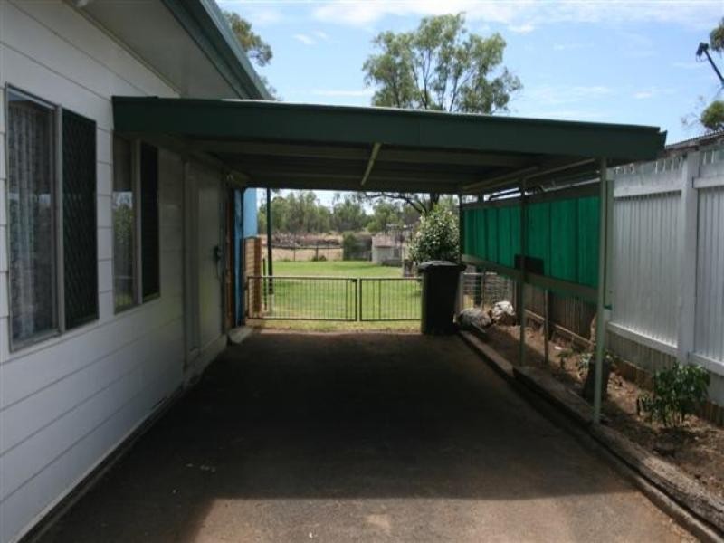 8 Borland Street, Roma QLD 4455