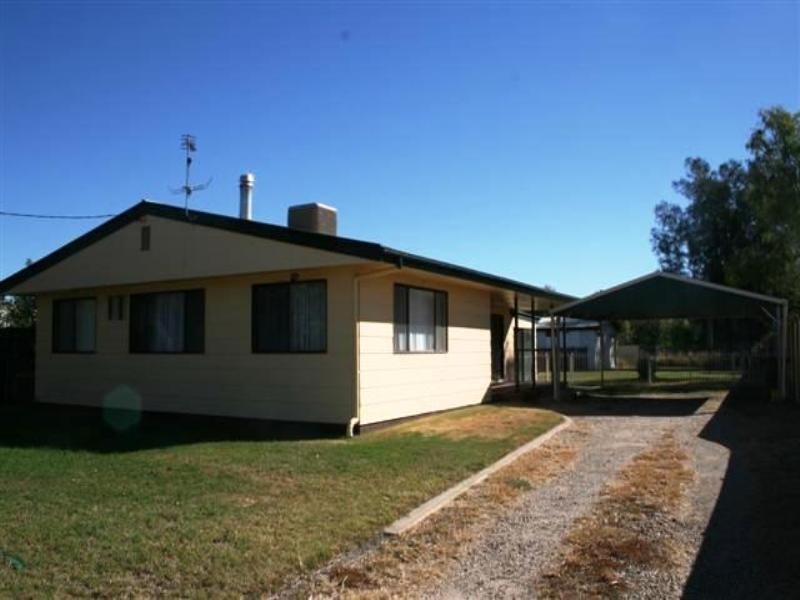 221 Edwardes Street, Roma QLD 4455