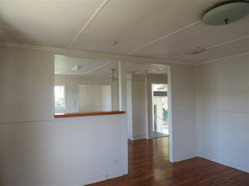 128 Currey Street, Roma QLD 4455