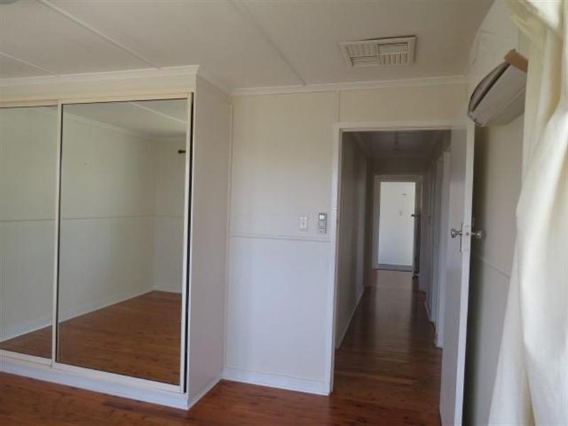 128 Currey Street, Roma QLD 4455