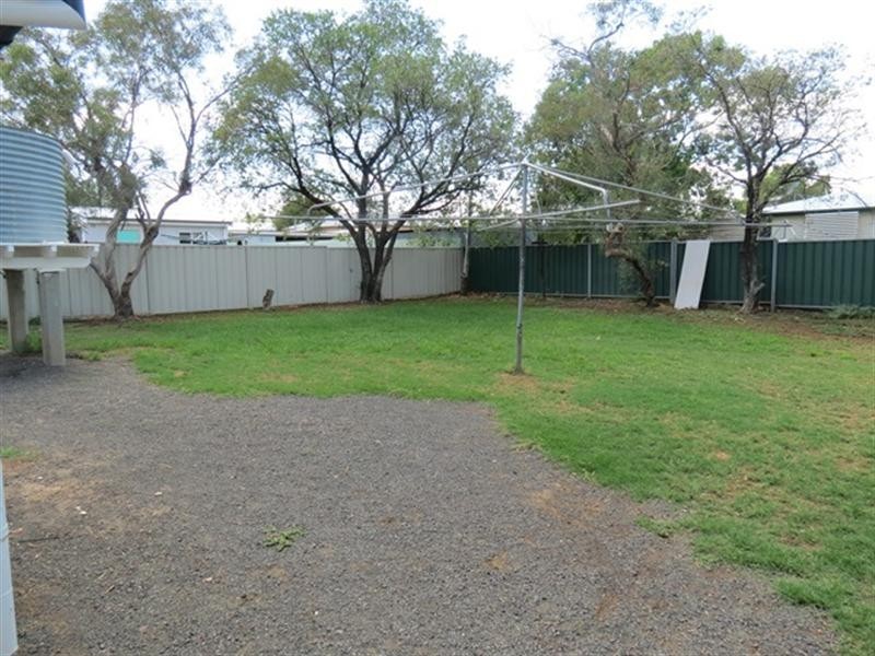 128 Currey Street, Roma QLD 4455