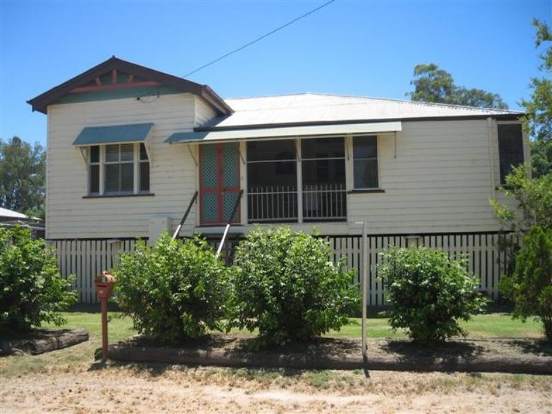 11 May Street, Roma QLD 4455