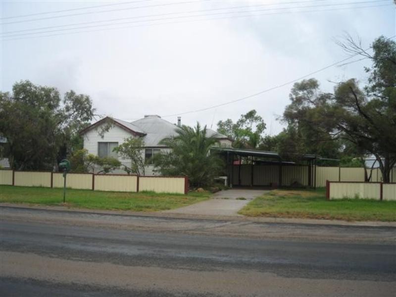 69 Bowen Street, Roma QLD 4455