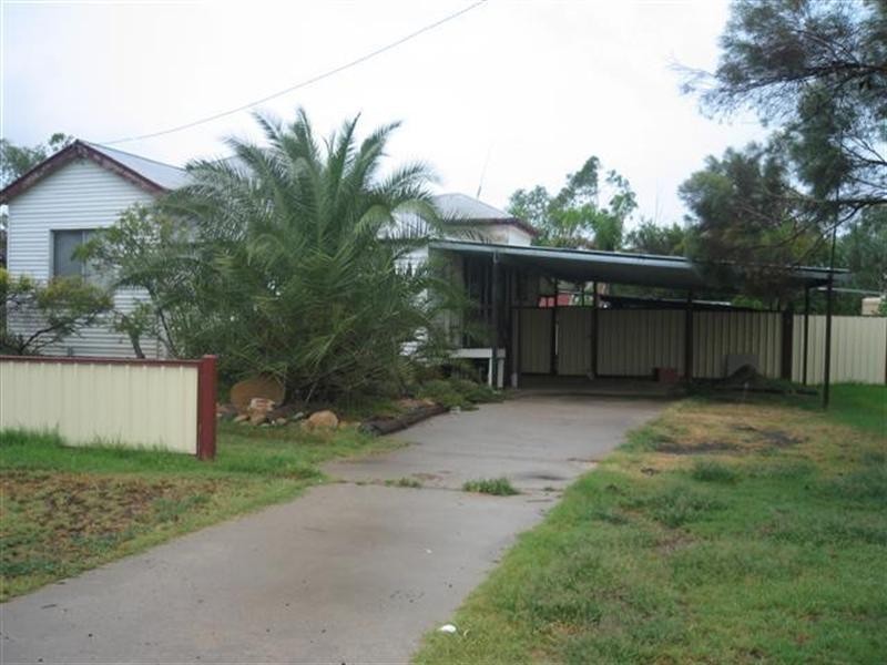 69 Bowen Street, Roma QLD 4455