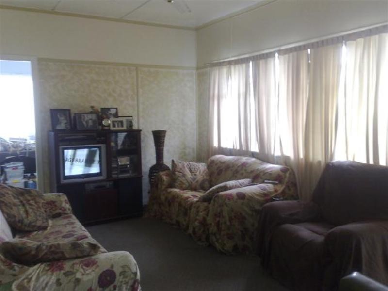 9 Fowles Street, Roma QLD 4455