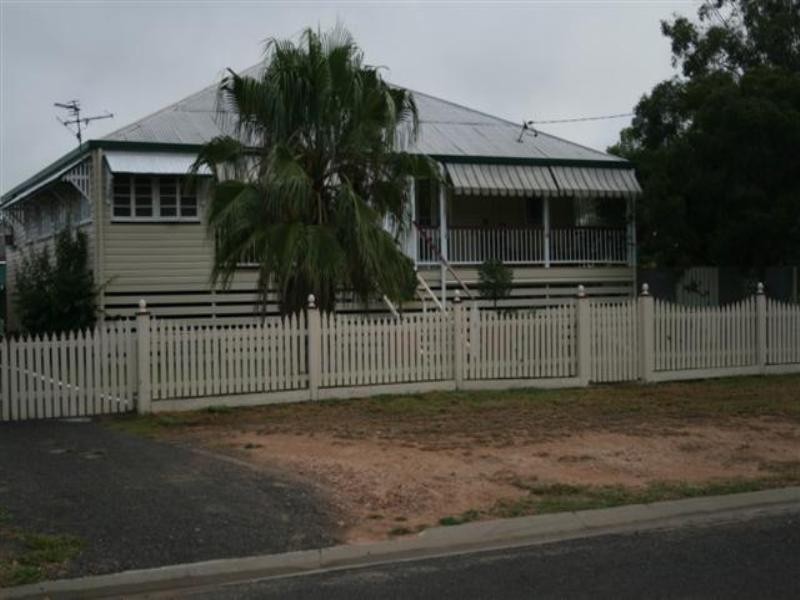 25 Miscamble Street, Roma QLD 4455