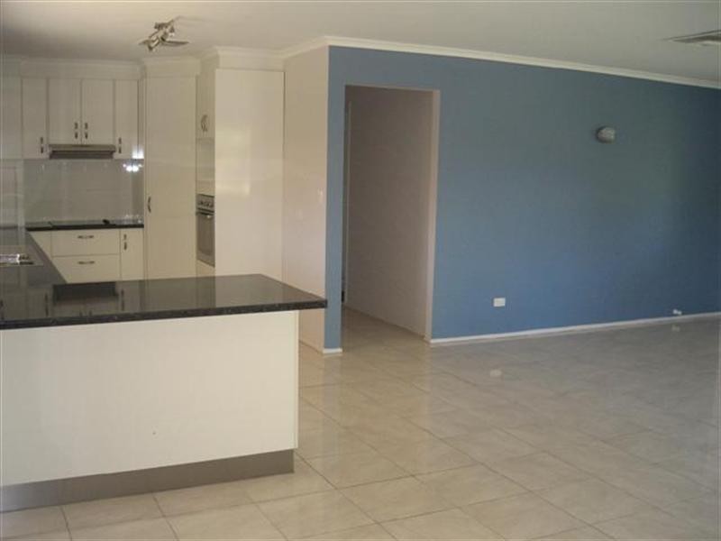 21 Alexander Avenue, Roma QLD 4455