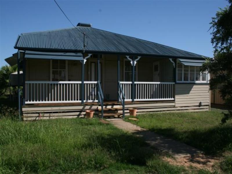 33 William Street, Roma QLD 4455