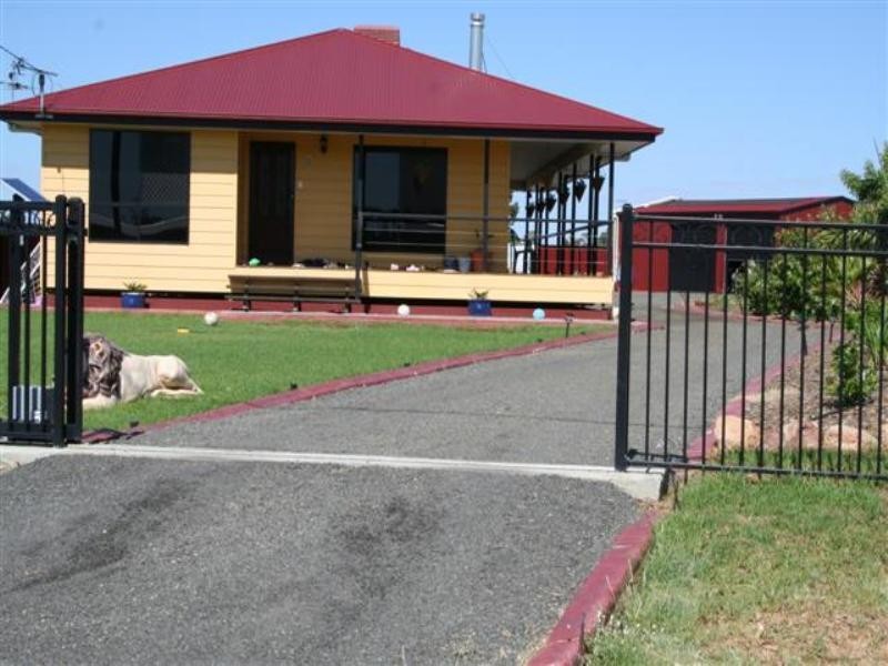 30 Alex Parade, Roma QLD 4455