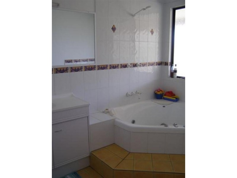 30 Alex Parade, Roma QLD 4455