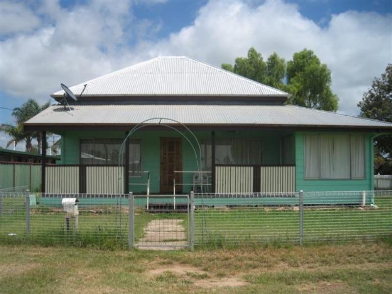 19 Lewis Street, Roma QLD 4455