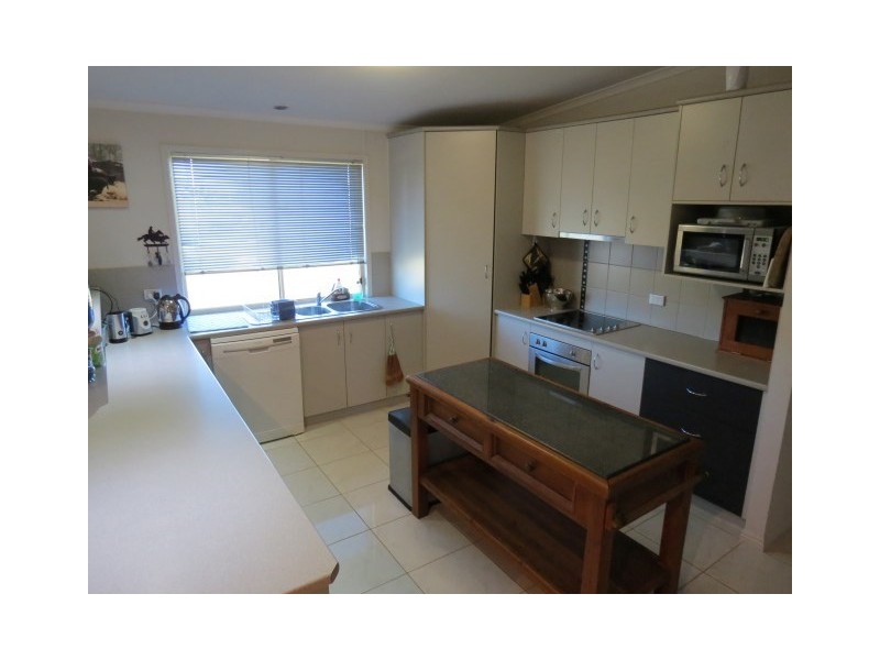 214 Bourne Drive, Roma QLD 4455