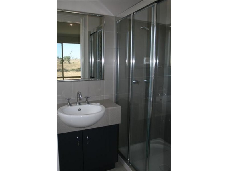 214 Bourne Drive, Roma QLD 4455