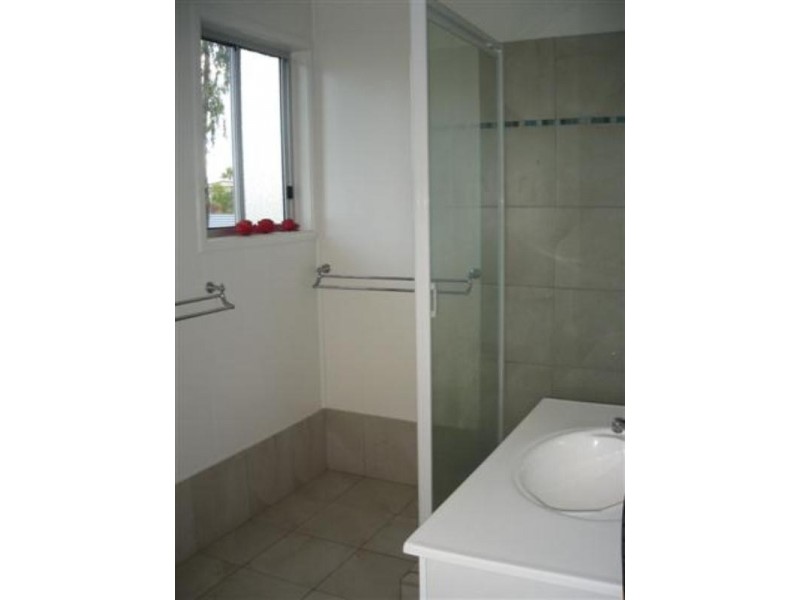 44 Elmer Street, Roma QLD 4455