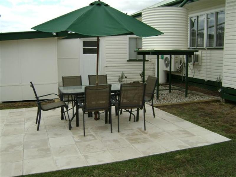 17 Hoffman Street, Roma QLD 4455